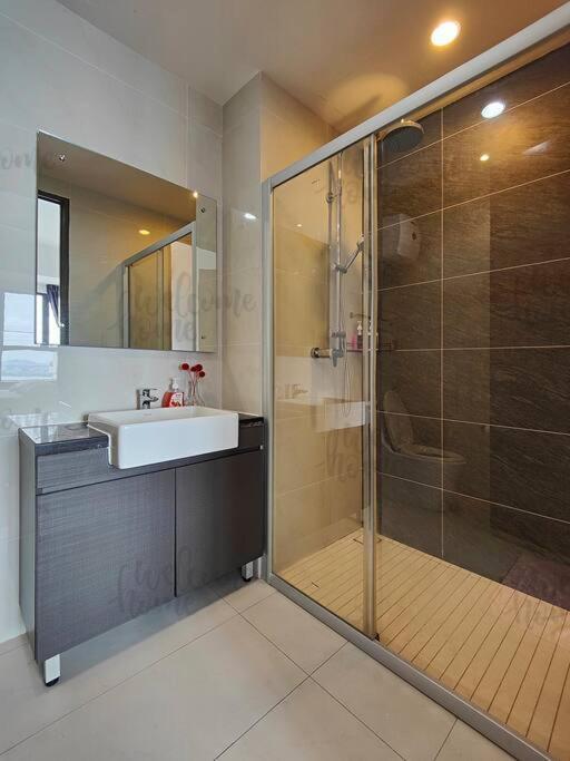 Bay Laurel, Country Garden Danga Bay Homestay By Welcome Home Johor Bahru Eksteriør billede