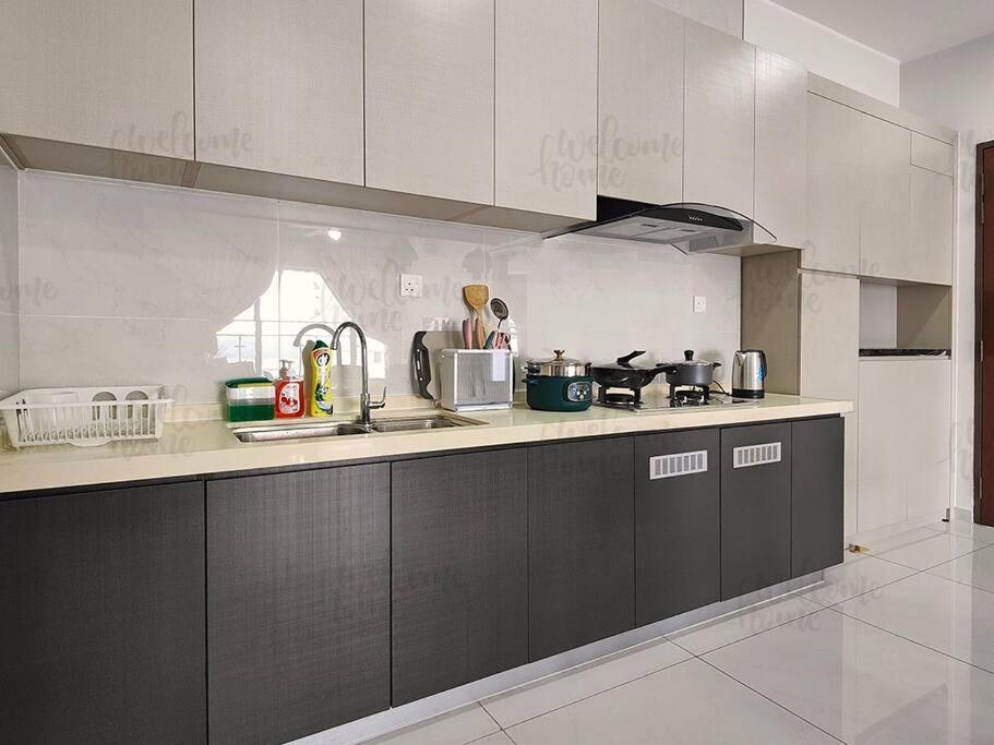 Bay Laurel, Country Garden Danga Bay Homestay By Welcome Home Johor Bahru Eksteriør billede