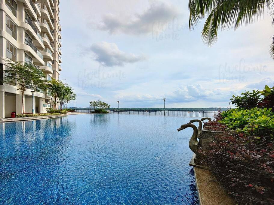 Bay Laurel, Country Garden Danga Bay Homestay By Welcome Home Johor Bahru Eksteriør billede